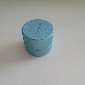 Boîte à bijoux en cuir PU de luxe, emballage rond en carton recyclé personnalisé de petite taille - Product Image 3
