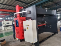Prensa Plegadora Hidráulica CNC para Doblado de Chapa Metálica de Acero Suave, Acero Inoxidable y Aluminio