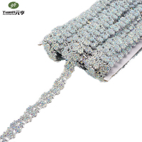 Nouveauté : Garniture en plastique à strass carrés à dos plat, motif feuilles florales dorées de luxe, chaîne de cristal populaire pour le bricolage