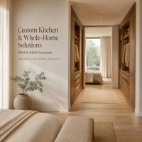 Système de dressing sur mesure en chêne clair, armoire modulaire avec sections ouvertes pour suspension et éclairage LED intégré, fabrication OEM