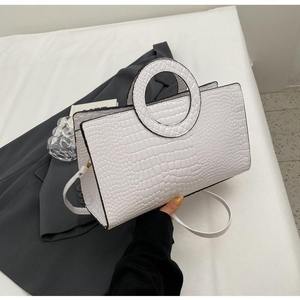 Sac à main bandoulière en PU de couleur unie, durable, imperméable, avec fermeture éclair, pour femmes, capacité 3L+, nouvelle mode 2025 - Product Image 3