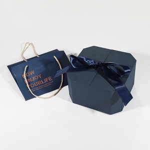 Boîte cadeau magnétique de petite taille recyclable en carton, boîtes cadeau imprimées pour anniversaire - Product Image 3