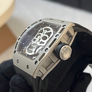 Montre automatique squelette style crâne RM5201, boîtier tonneau en carbone ou titane, verre saphir, bracelet en caoutchouc - Product Image 6