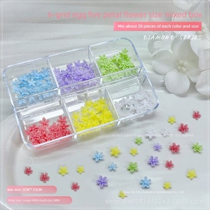 Adornos de Uñas con Flores de Cinco Pétalos Coloridas, Resina Blanca Mixta, Mini Flores Pequeñas, Accesorios para Decoración de Uñas - Product Image 3