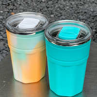 Gobelet isotherme en acier inoxydable avec paroi extérieure en silicone