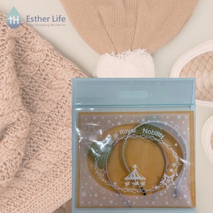 Fabricant de sacs cadeaux en plastique PP recyclables en gros avec logo et poignée personnalisés - Product Image 3