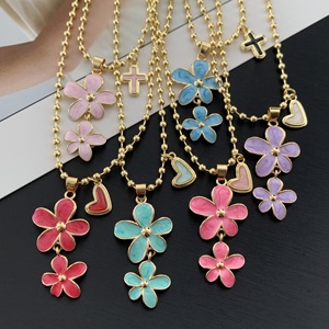 TK-C286 Precioso Collar con Colgante de Flor Esmaltada, Encantador Collar de Cadena de Bolas con Corazón para Mujer, Collar de Moda al por Mayor - Product Image 1