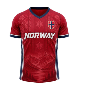 Maglietta Norvegese Rossa con Design Nordico Montagne, Maglia da Calcio con Stemma Nazionale Norvegese per Tifosi - Product Image 1