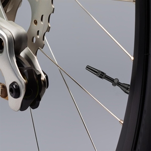 Ensemble Presta en aluminium |   <span class=keywords><strong>Kit</strong></span> de tiges de valve Presta en alliage super léger de 40 mm avec noyau intégré, sans chambre à air, avec outil de retrait, 2 pièces - Product Image 4