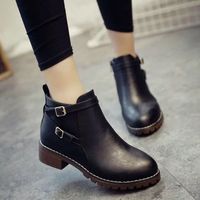 Bottes en cuir montantes confortables pour femmes, style britannique, avec boucle de ceinture et bout rond épais, nouvelle collection 2026