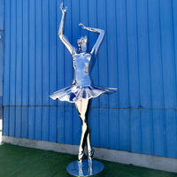 Sculpture de danseuse de ballet en acier inoxydable poli miroir, grande taille, sur mesure