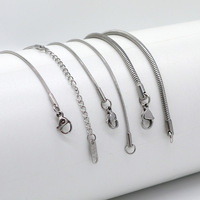 Usine petit inventaire de gros prix le plus bas or noir et argent hommes et femmes collier de chaîne de serpent en acier inoxydable