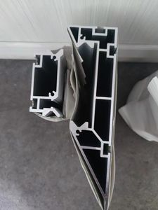 Prix raisonnable et livraison rapide garde-corps en verre à canal <span class=keywords><strong>u</strong></span> <span class=keywords><strong>profilé</strong></span> en <span class=keywords><strong>aluminium</strong></span> tube creux <span class=keywords><strong>profilé</strong></span> en <span class=keywords><strong>aluminium</strong></span> 40x40 - Product Image 6