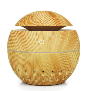 Humidificateur de voiture à grain de bois, diffuseur d'aromathérapie alimenté par USB, 130 ml, pour la maison et les véhicules - Product Image 1