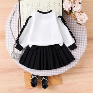 Set OEM ODM per Bambine con <span class=keywords><strong>Felpa</strong></span> <span class=keywords><strong>Bianca</strong></span> a Maniche Lunghe e Gonna Nera, Abbigliamento Casual Floreale Elegante per Bambini - Product Image 3
