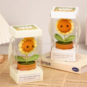 Coffret cadeau décoratif de bureau pour la Fête des Enseignants, plante en pot de tournesol, fleur artificielle en fil tricoté fait main - Product Image 4