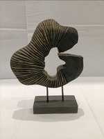 Sculpture en bois creuse irrégulière Art Déco sculptée à la main, motif nature morte, finition noire délavée, décoration de table de haute qualité pour la maison