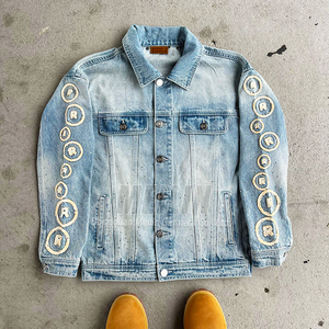 Ensemble de jeans pour homme <span class=keywords><strong>en</strong></span> denim bleu avec patchs personnalisés et effet délavé, <span class=keywords><strong>veste</strong></span> <span class=keywords><strong>en</strong></span> denim et jeans <span class=keywords><strong>en</strong></span> deux pièces, ensemble <span class=keywords><strong>en</strong></span> denim pour homme - Product Image 2