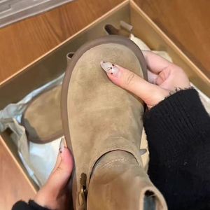 Botas Femininas Vintage de Camurça com Fivela, Cano Médio Dobrável, Plataforma Grossa Antiderrapante e Sola de Borracha – Estilo Retrô Casual – Lançamento Quente - Product Image 4