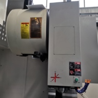 Centre d'usinage vertical CNC 4 axes certifié ISO VMC850, fraiseuse verticale CNC avec guidage linéaire pour le traitement des métaux