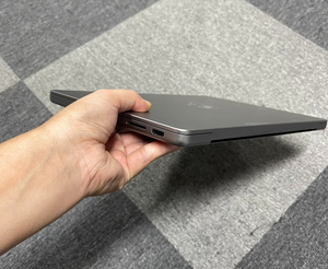 MacBook Pro มือสอง ขนาด 14.2 นิ้ว ปี 2023 รุ่น A2918 โน้ตบุ๊ก M3 8 คอร์ แรม 16GB SSD 1TB หน้าจอ Liquid Retina XDR ขนาด 14.2 นิ้ว - Product Image 3