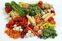 Machine de pesage et d'emballage automatique à têtes multiples pour fruits, légumes et salades