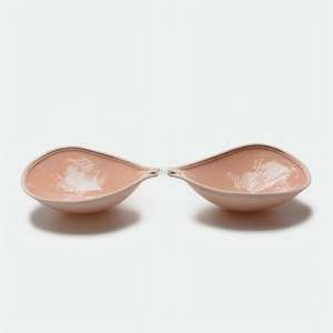 无肩带隐形粘合硅胶防水聚拢自粘式可重复使用无背提拉文胸性感风格 - Product Image 3