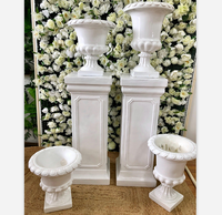 Dekorasi pernikahan rumah pilar Resin vas lantai Fiberglass vas bunga alas Roman kolom Fiberglass Plinths berdiri dan Urnes
