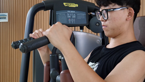 Strength Training Pin Loaded Chest <strong>Press</strong> Gym Equipment A002 Pectoral <strong>Fly</strong> Machine Pef <strong>Fly</strong> for Gym Use - Product Image 4