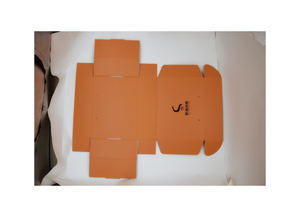 Benutzer definierte faltbare recycelbare Verpackungs box mit Logo Cosmetic Mailer und Clothing Liner Sponge Type Embossed Printing - Product Image 4