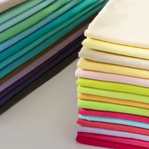Tissu de type coton haut de gamme 32s 135gsm 100% tissu de t-shirt tricoté en polyester