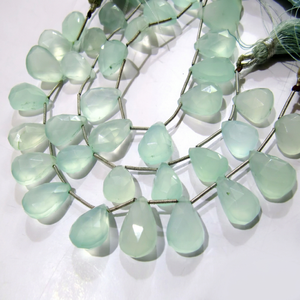 Perles en chalcédoine aqua en forme de poire 10x15mm Vendues par brin - Product Image 1