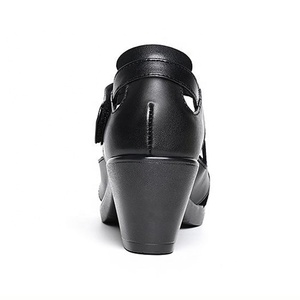 <span class=keywords><strong>Sandali</strong></span> <span class=keywords><strong>con</strong></span> <span class=keywords><strong>tacco</strong></span> <span class=keywords><strong>medio</strong></span> spesso da donna Y 35-41, <span class=keywords><strong>sandali</strong></span> <span class=keywords><strong>con</strong></span> <span class=keywords><strong>tacco</strong></span> a bocca di pesce, <span class=keywords><strong>sandali</strong></span> <span class=keywords><strong>con</strong></span> <span class=keywords><strong>tacco</strong></span> aperti in morbido PU - Product Image 5