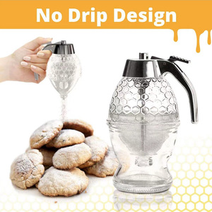 Dispensador de Salsas Acrílico de Alta Calidad de 200 ml, Antiderrames, con Forma de Panal, para Miel, Sirope de Arce, con Soporte Minimalista, para Uso Alimentario - Product Image 6