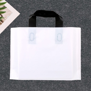 Vente en gros de sacs à provisions en plastique imprimés sur mesure avec poignée découpée à l'emporte-pièce - Product Image 3