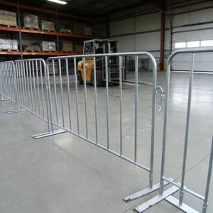 Barriera per Folla con Piedi Piatti in Acciaio Zincato Verniciato a Polvere Resistente Barriera Pedonale Pannelli di Recinzione Temporanea Rimovibili Grado Ingegneristico - Product Image 4