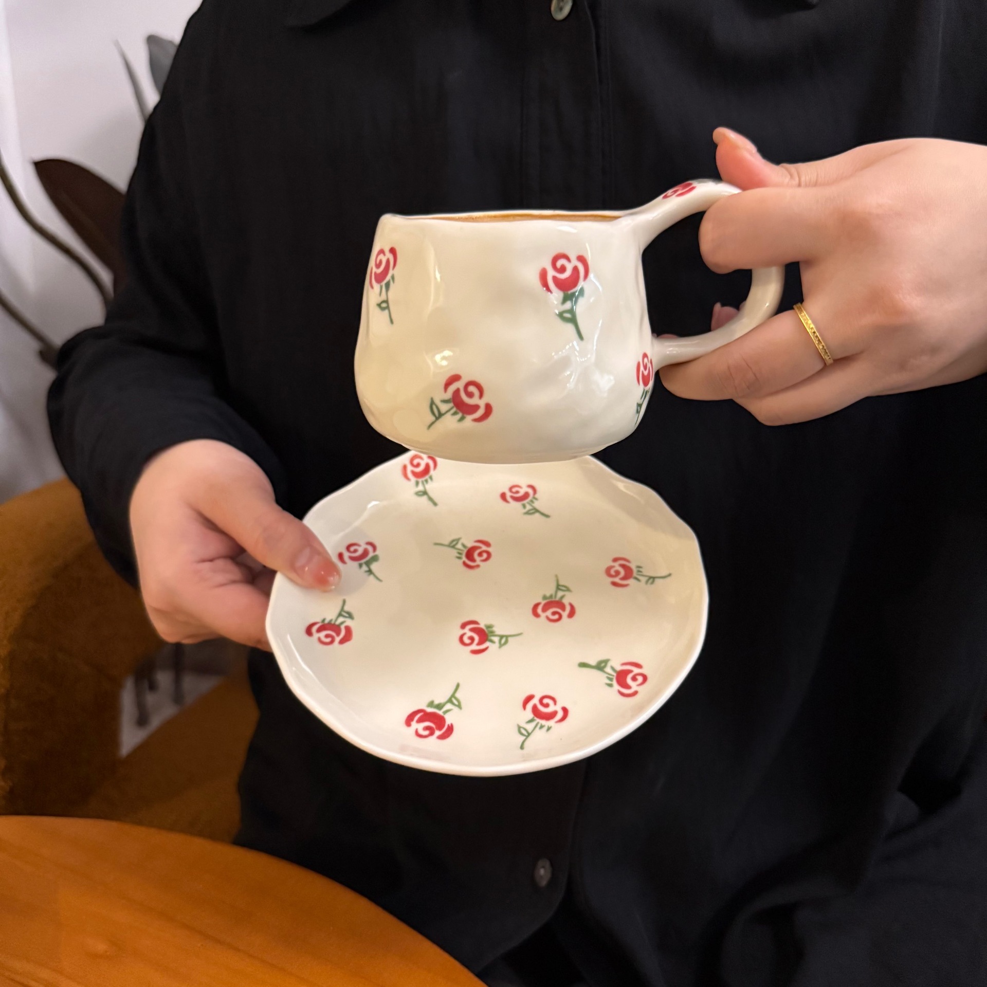 Tazza rosa rossa 250ml piatto 16cm