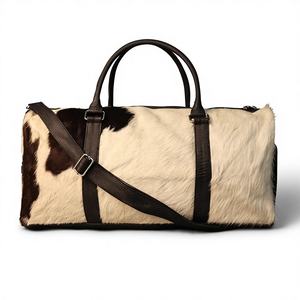 Sac de voyage en cuir véritable fait main de qualité supérieure avec fourrure, en cuir de vachette véritable, pour le sport, les week-ends, avec personnalisation de marque, fermeture éclair, modèle LHODB-0033 - Product Image 1