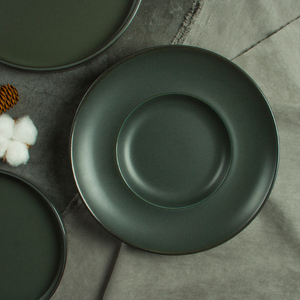 Set di piatti <span class=keywords><strong>e</strong></span> ciotole in porcellana con glassa reattiva fatta a mano JQY Set di stoviglie da tavola in ceramica minimalista verde scuro opaco - Product Image 2