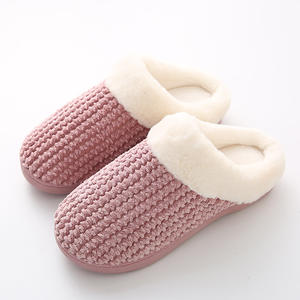 Produits phares : Pantoufles d'intérieur pour femmes avec semelle en TPR, doublure en peluche, de haute qualité - Product Image 5