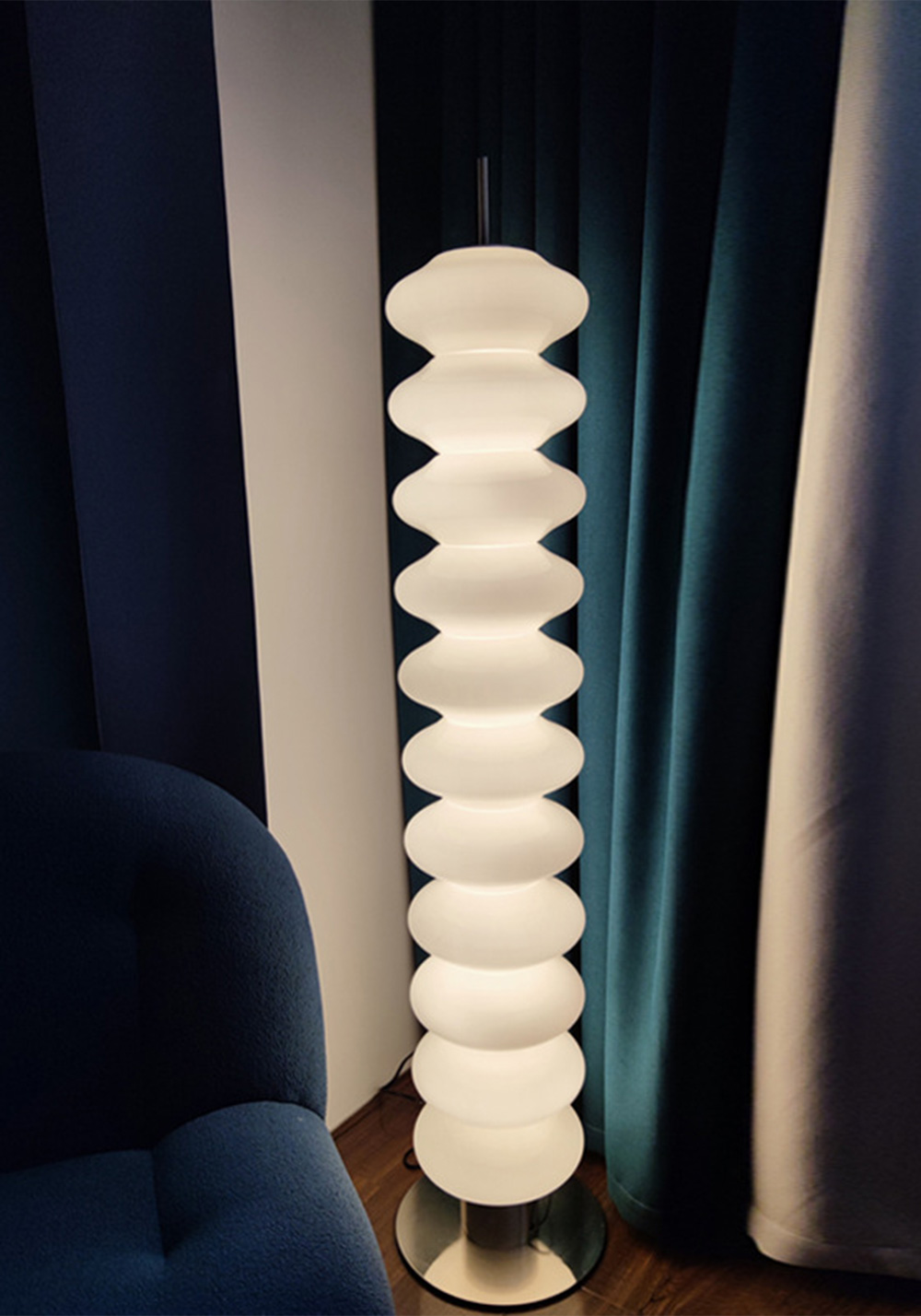 New Design Sand Milk White Nickel Jade Glass LED Decorative Floor Lights Living Room Hotel Designer Floor Lamp With Foot Switch