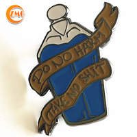 Badges en métal personnalisés plaqués argent de haute qualité en gros