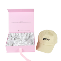 Boîte cadeau de luxe rose personnalisée en gros avec finition mate, revêtement UV, carton rigide, doublure en satin, fermeture magnétique haut de gamme