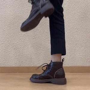 Botas de Motociclista para Mujer, Estilo Británico, Punta Redonda, Tacón Cuadrado, Antideslizantes, Retro, de Cuero Genuino, Simples, Elegantes y Versátiles - Product Image 5