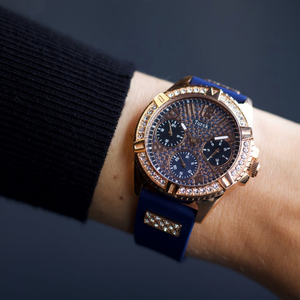 <span class=keywords><strong>Montre</strong></span> à quartz de luxe GUESS W1160L1 sertie de diamants pour femmes, boîtier en acier inoxydable antique, cadran de 40 mm, étanche 50 m, style professionnel - Product Image 4