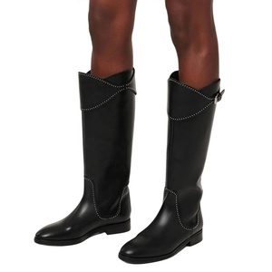 Bottes hautes pour femmes en cuir véritable, à talon carré bas, avec fermeture éclair, rivets métalliques et boucles, style cavalier - Product Image 2