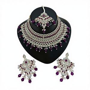 Conjunto de Joyería Nupcial de Latón Plateado con Circones: Gargantilla, Pendientes Colgantes y Tikka de Alta Calidad para Fiesta Étnica o Compromiso - Product Image 1