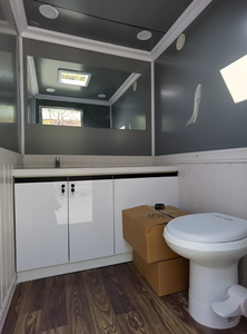 Remolque de Ducha Móvil Combinado con 1-6 Cabinas, Remolque de Baño con Ducha, Unidad de Baño Portátil para Parques y Campamentos - Product Image 6
