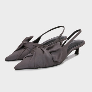 Sandales décontractées pour femmes à bout pointu et talon bas, en tissu gris avec nœud, ouvertes à l'arrière, pour le quotidien et les soirées - Product Image 1