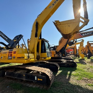 Excavatrice hydraulique sur chenilles Komatsu PC200 d'occasion, de haute qualité, économe en carburant et puissante, pour les travaux de chantier - Product Image 2
